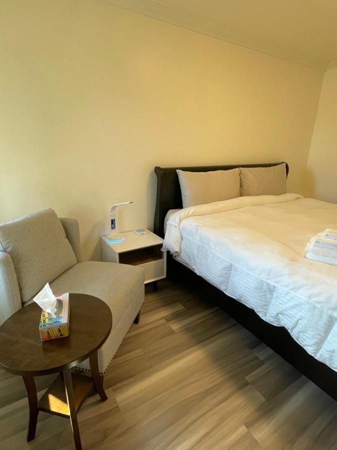 Destination Inn เรเดียมฮอตสปริงส์ ภายนอก รูปภาพ